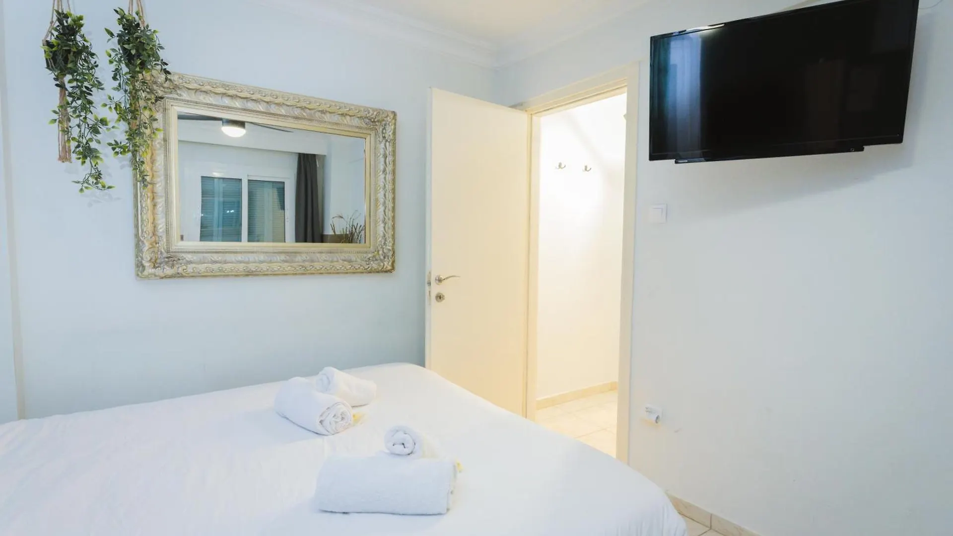 Stylish Apt W Jacuzzi, 5 Min To White Tower Thessaloníki