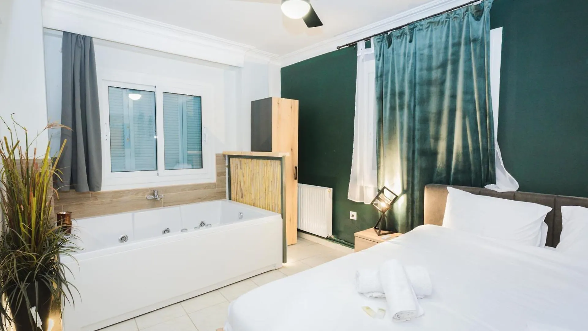 Stylish Apt W Jacuzzi, 5 Min To White Tower Thessaloníki